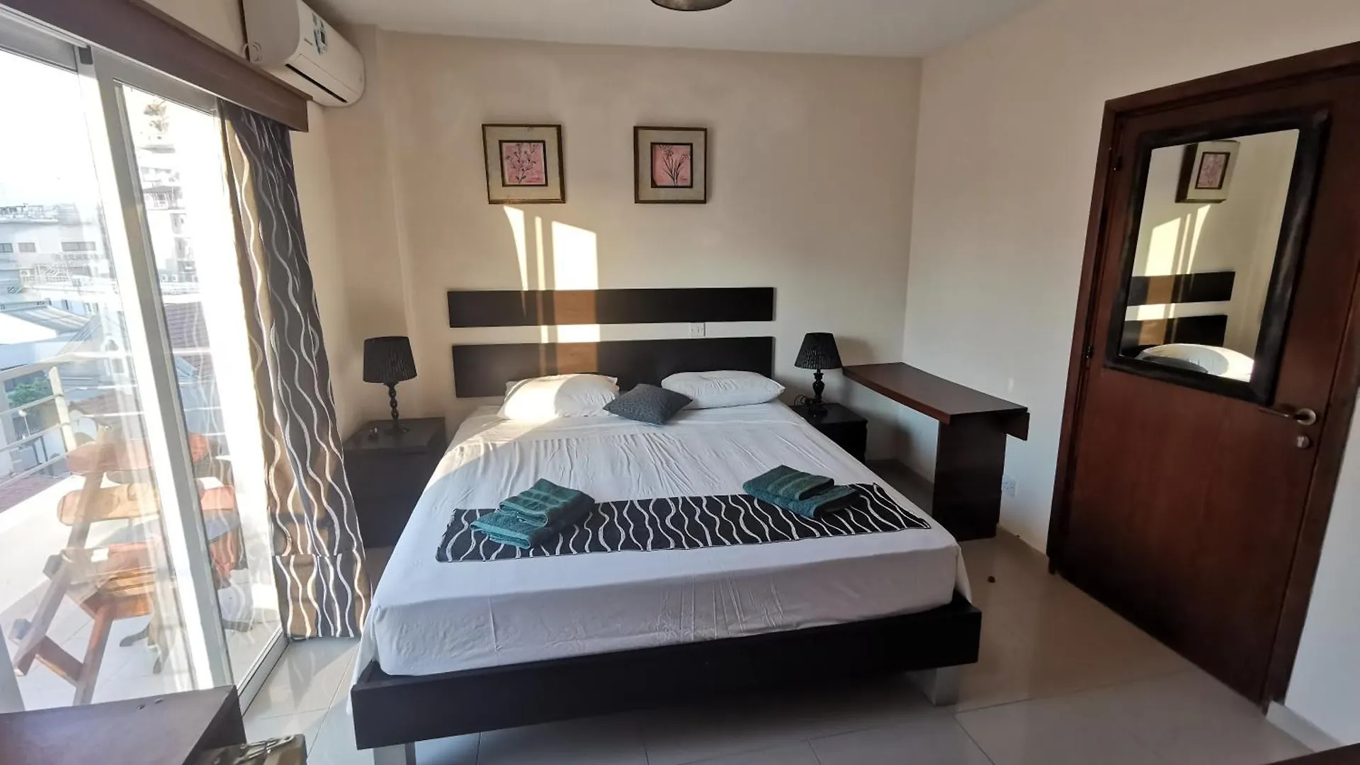 Downtown Studios لارنكا قبرص
