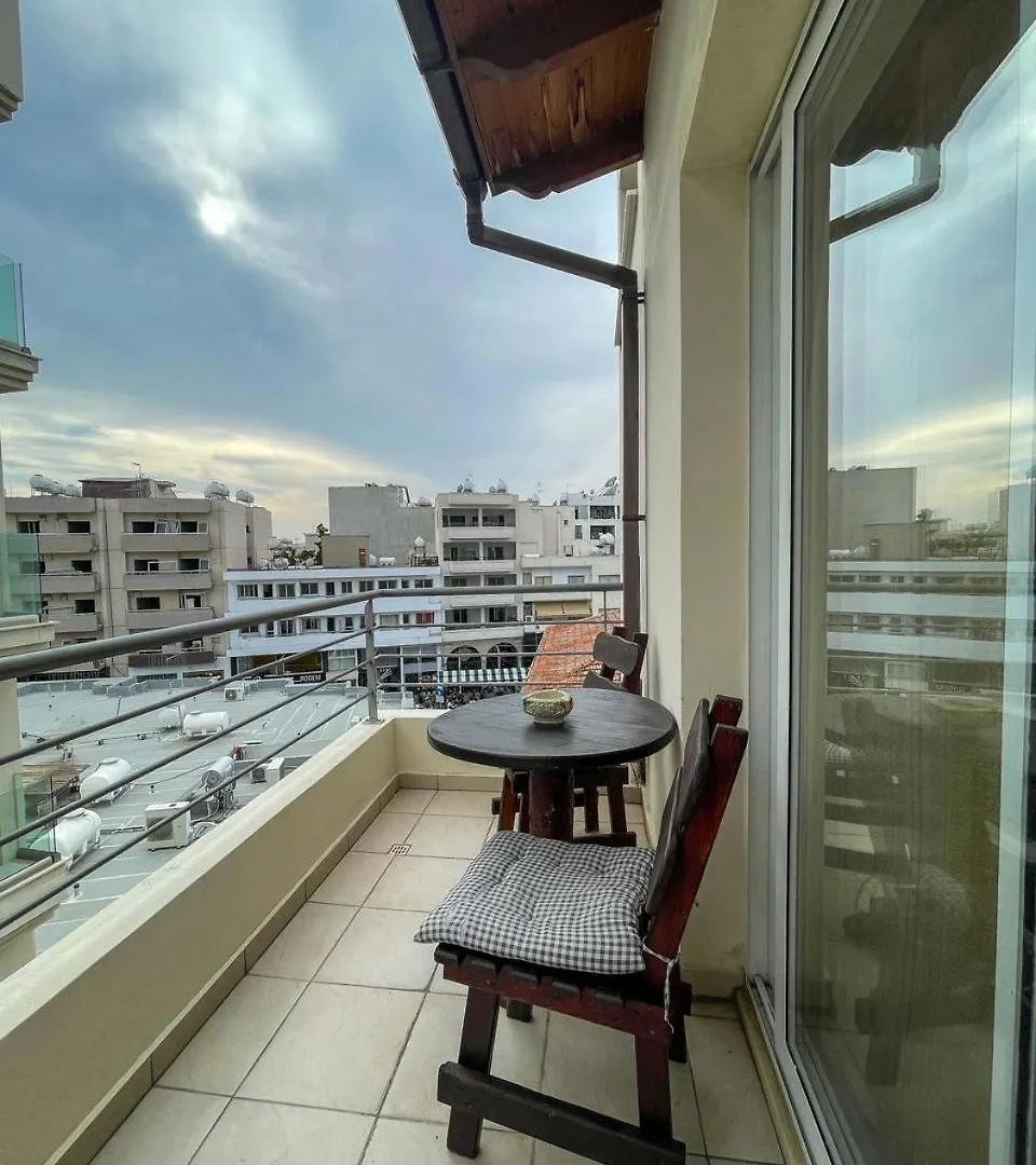 Downtown Studios لارنكا