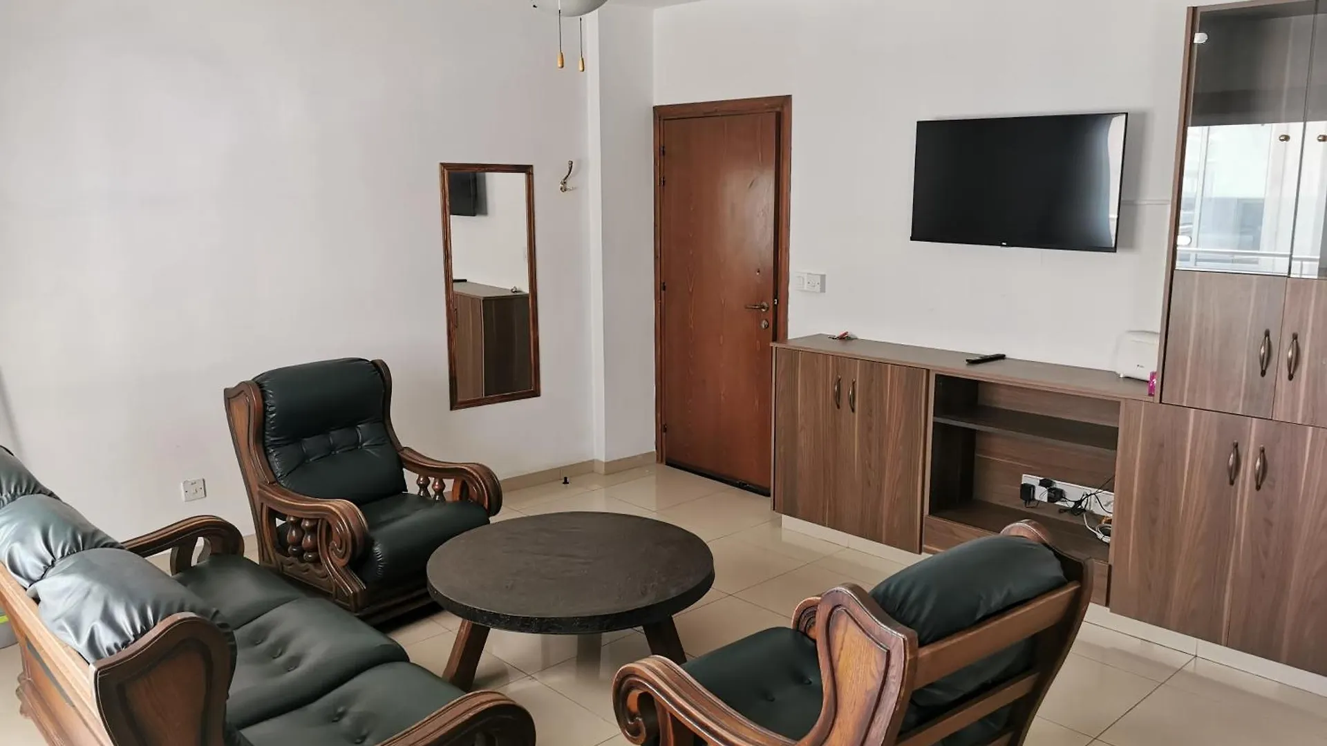 Downtown Studios لارنكا
