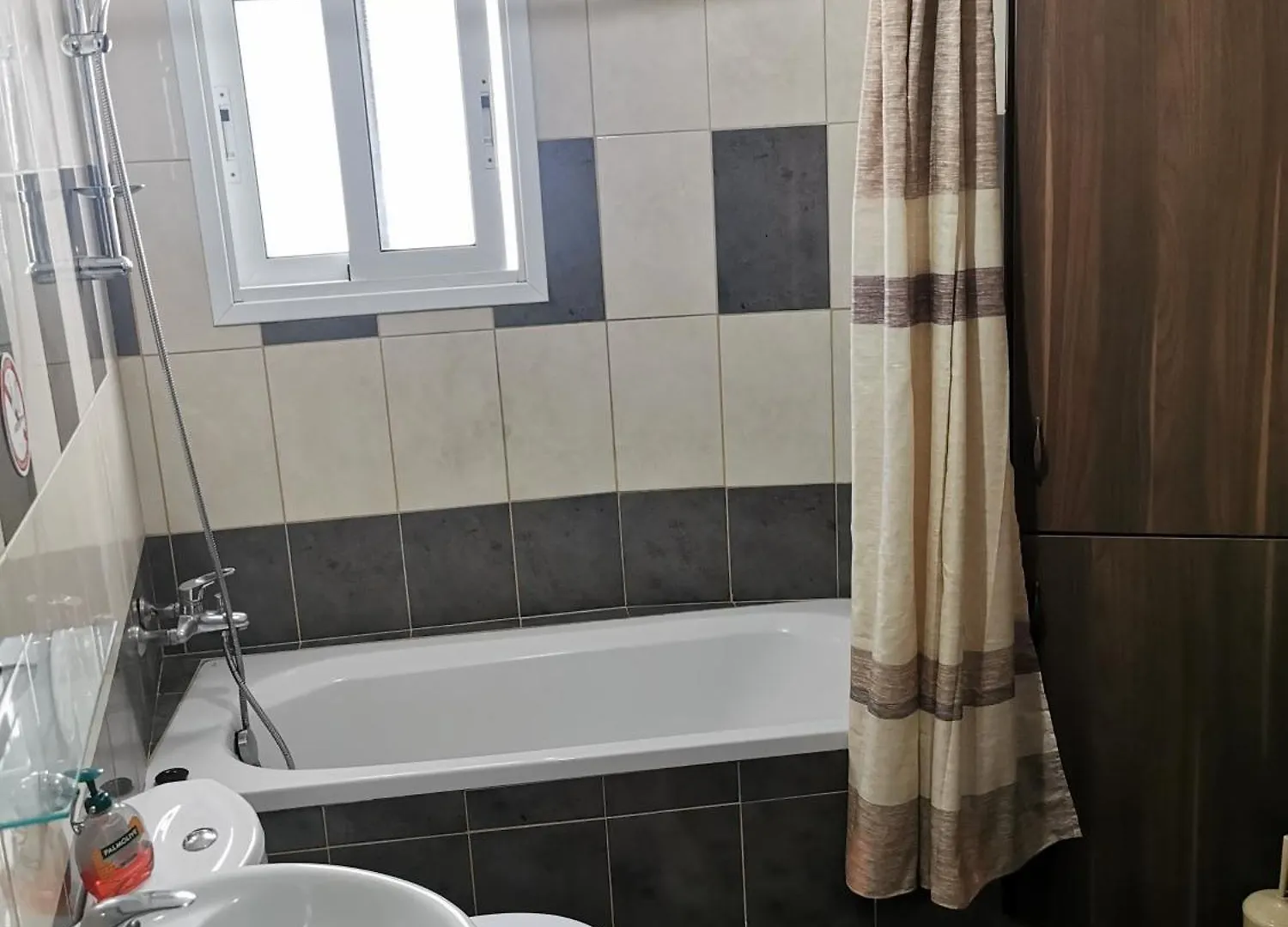 Downtown Studios لارنكا شقة