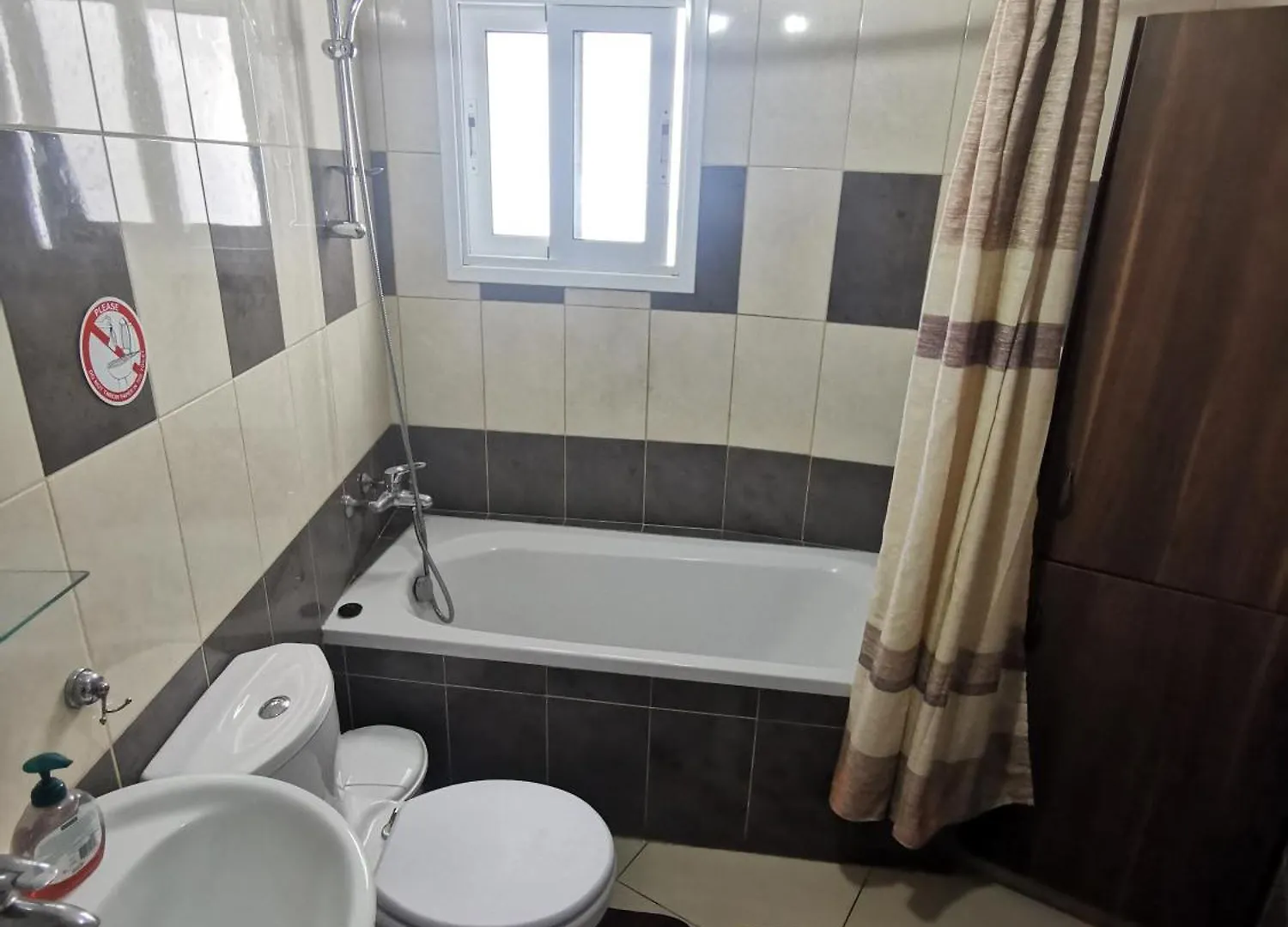 Downtown Studios لارنكا